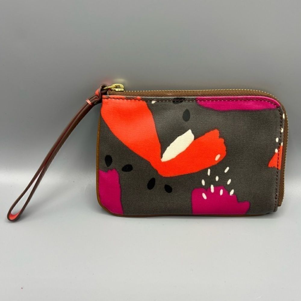 Fossil Grey Multi Leah Wristlet